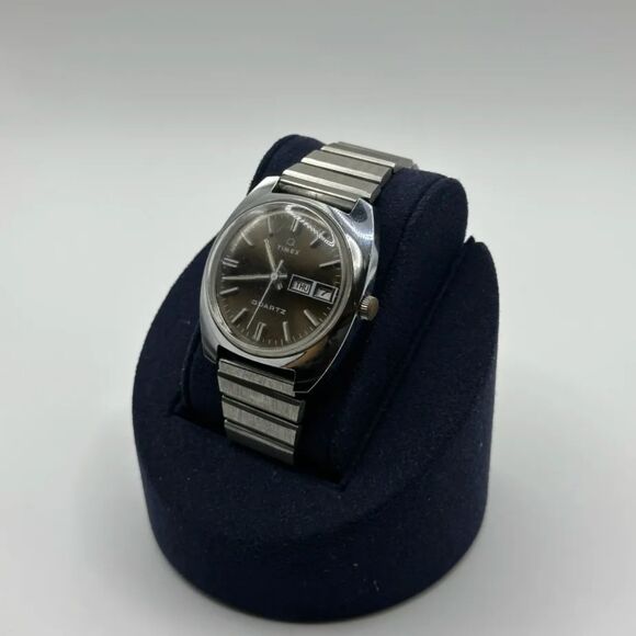 Vintage 70s Timex Quartz Mens Wrist Watch Dyna Beat 40mm - Picture 2 of 7